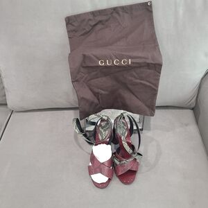 Gucci Women's Snakeskin Burgundy and Black Sandals Authentic